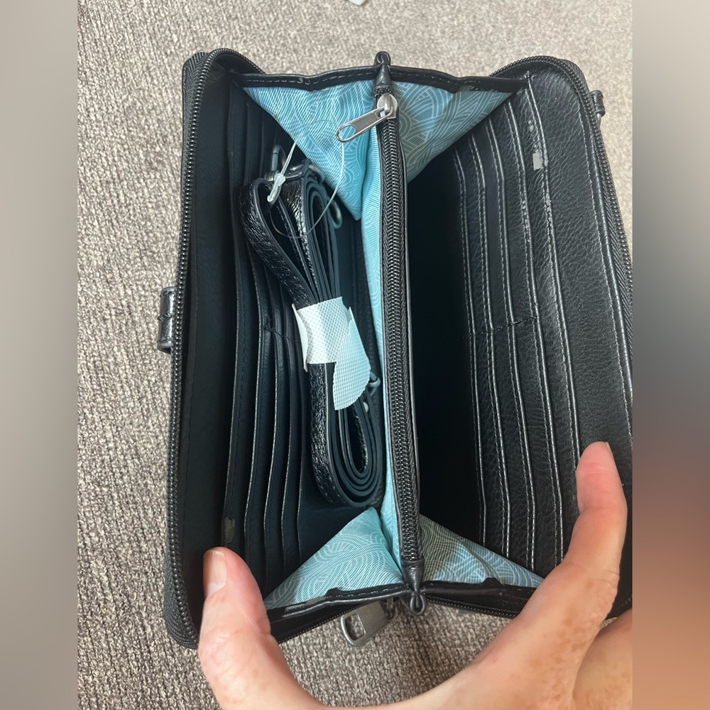 The Sak Black Leather Clutch Wallet - Picture 3 of 9